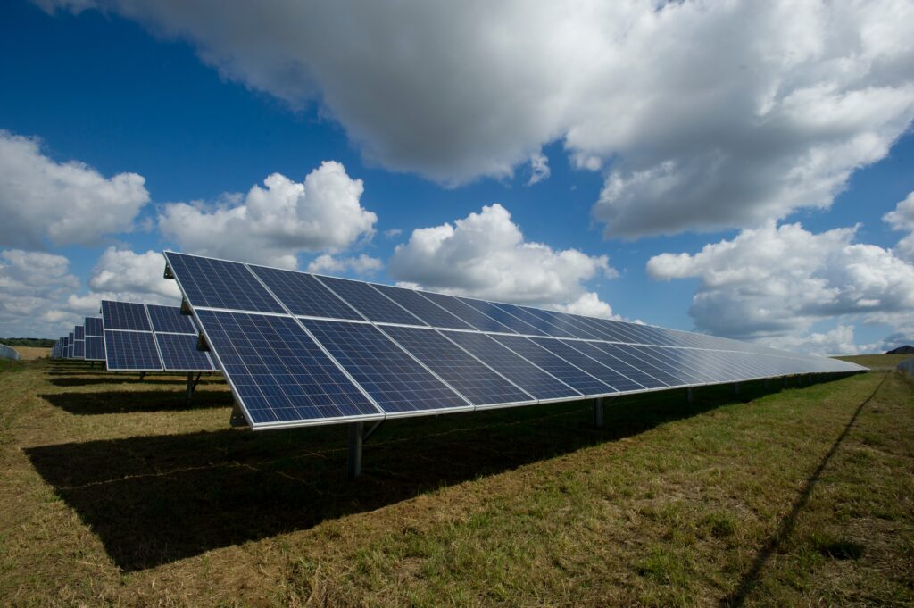 A solar panel farm. c/o American Public Power Association (Unsplash)